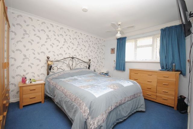  Image of 3 bedroom Terraced house for sale in Montgomery Road Southampton SO18 at Montgomery Road  Southampton, SO18 4RX