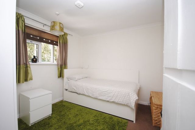  Image of 3 bedroom Terraced house for sale in Montgomery Road Southampton SO18 at Montgomery Road  Southampton, SO18 4RX