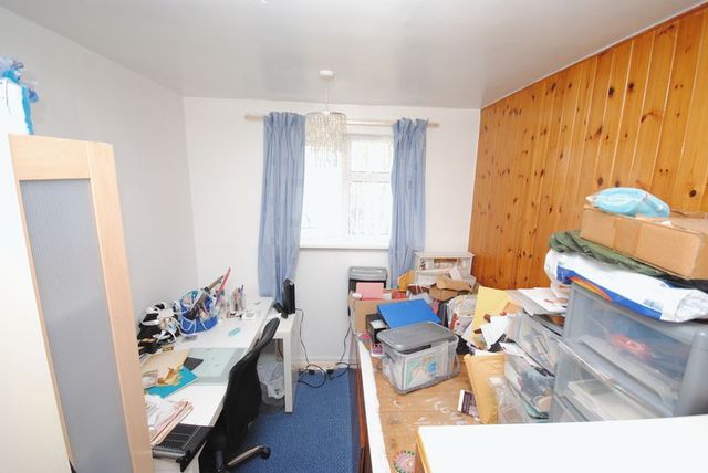  Image of 3 bedroom Terraced house for sale in Montgomery Road Southampton SO18 at Montgomery Road  Southampton, SO18 4RX