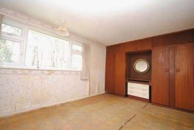  Image of 2 bedroom Terraced house for sale in Montgomery Road Southampton SO18 at Montgomery Road  Southampton, SO18 4RW
