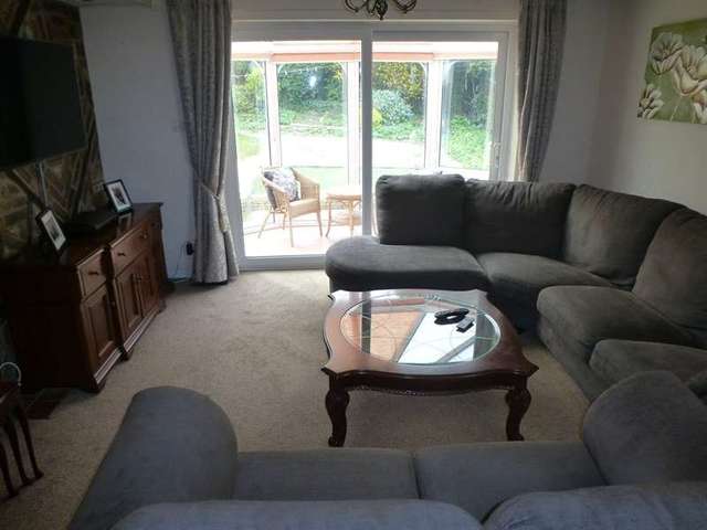  Image of 5 bedroom Detached house for sale in Morland Close Dunstable LU6 at Dunstable, LU6 3QB