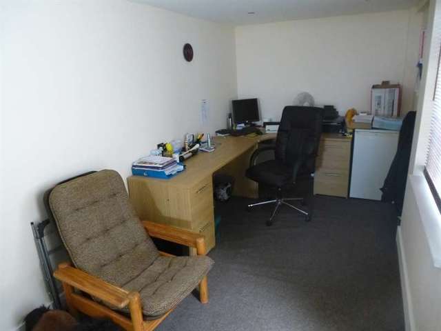  Image of 5 bedroom Detached house for sale in Morland Close Dunstable LU6 at Dunstable, LU6 3QB