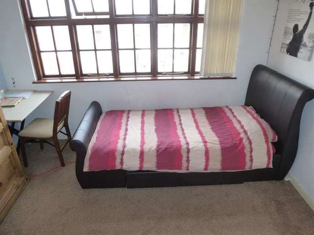  Image of 5 bedroom Detached house for sale in Morland Close Dunstable LU6 at Dunstable, LU6 3QB