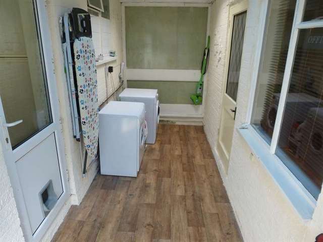  Image of 5 bedroom Detached house for sale in Morland Close Dunstable LU6 at Dunstable, LU6 3QB
