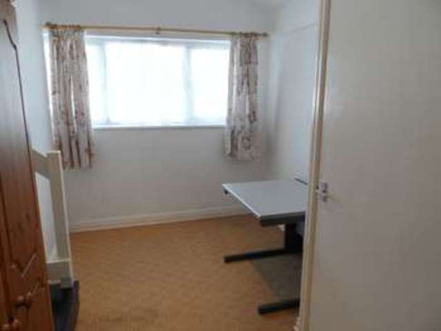 Image of 4 bedroom Semi-Detached house to rent in Mostyn Avenue Carmarthen SA31 at Mostyn Avenue  Carmarthen, SA31 2AH