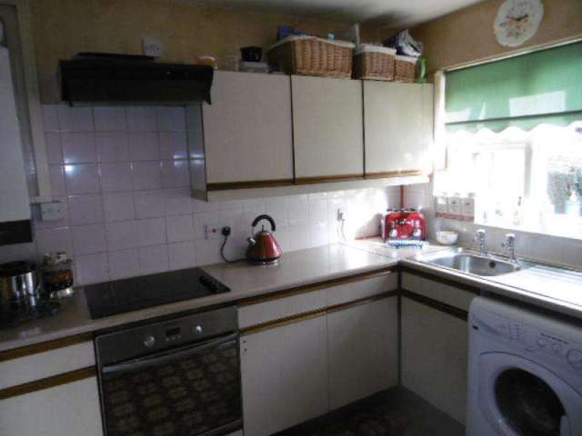  Image of 3 bedroom Property for sale in Nash Close Houghton Regis Dunstable LU5 at Nash Close Houghton Regis DUNSTABLE, LU5 5SS