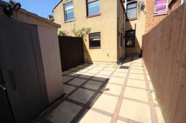  Image of 2 bedroom Terraced house to rent in Newcomen Road Wellingborough NN8 at Newcomen Road  Wellingborough, NN8 1JX