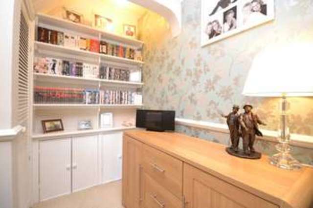  Image of 2 bedroom Terraced house for sale in Horsebridge Hill Newport PO30 at Newport Isle Of Wight, PO30 5TL