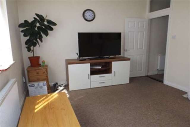 Image of 1 bedroom Property to rent in Kingston Road Portsmouth PO2 at Portsmouth, PO2 7PA