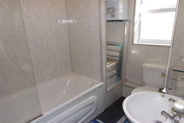  Image of 1 bedroom Property to rent in Kingston Road Portsmouth PO2 at Portsmouth, PO2 7PA