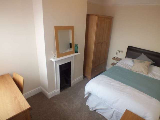  Image of 1 bedroom Detached house to rent in Norfolk Road Reading RG30 at Reading Berkshire Reading, RG30 2EG