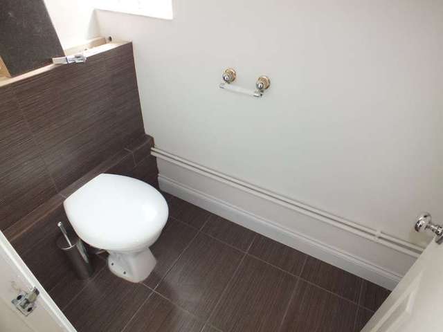  Image of 1 bedroom Detached house to rent in Norfolk Road Reading RG30 at Reading Berkshire Reading, RG30 2EG
