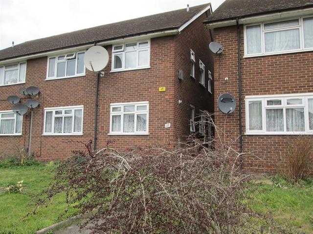  Image of 2 bedroom Maisonette for sale in Willow Tree Lane Yeading Hayes UB4 at Hayes Middlesex Yeading, UB4 9BD