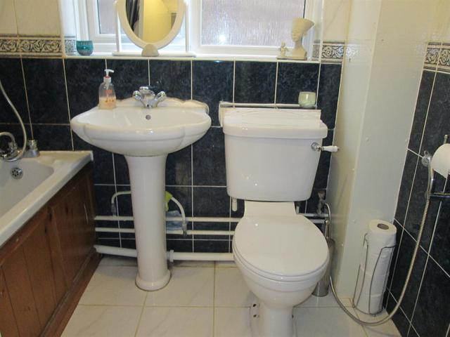  Image of 2 bedroom Maisonette for sale in Willow Tree Lane Yeading Hayes UB4 at Hayes Middlesex Yeading, UB4 9BD