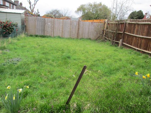  Image of 2 bedroom Maisonette for sale in Willow Tree Lane Yeading Hayes UB4 at Hayes Middlesex Yeading, UB4 9BD
