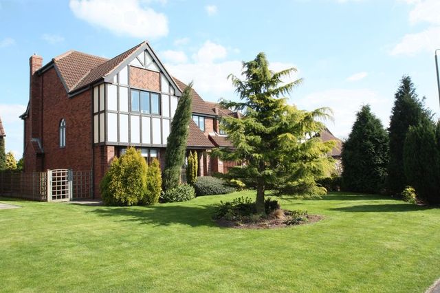  Image of 4 bedroom Detached house for sale in Norwood Carleton Pontefract WF8 at Norwood  Pontefract, WF8 3SD