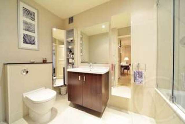  Image of 3 bedroom Flat to rent in Oak Hill Park London NW3 at Oak Hill Park  London, NW3 7LJ