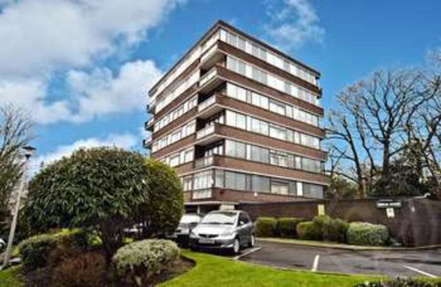  Image of 3 bedroom Flat to rent in Oak Hill Park London NW3 at Oak Hill Park  London, NW3 7LJ
