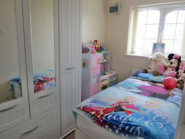  Image of 2 bedroom Flat for sale in Oakdene Vale Shadwell Leeds LS17 at Leeds LS17 Leeds, LS17 8XT