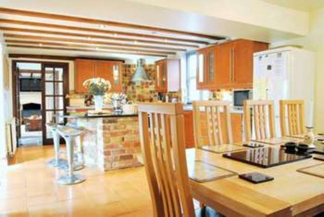  Image of 3 bedroom Semi-Detached house for sale in Bennetts Hill Offenham Evesham WR11 at 1 Bennetts Hill Offenham Evesham, WR11 8RN