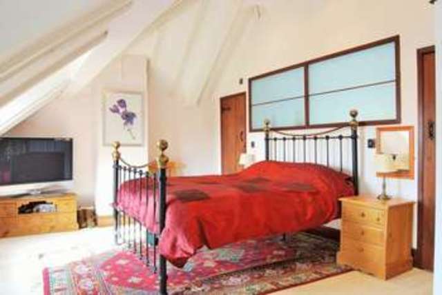  Image of 3 bedroom Semi-Detached house for sale in Bennetts Hill Offenham Evesham WR11 at 1 Bennetts Hill Offenham Evesham, WR11 8RN