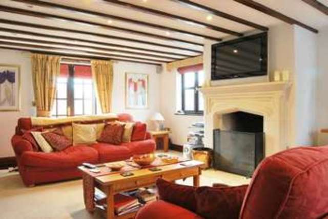  Image of 3 bedroom Semi-Detached house for sale in Bennetts Hill Offenham Evesham WR11 at 1 Bennetts Hill Offenham Evesham, WR11 8RN