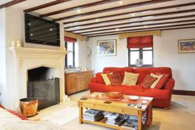  Image of 3 bedroom Semi-Detached house for sale in Bennetts Hill Offenham Evesham WR11 at 1 Bennetts Hill Offenham Evesham, WR11 8RN