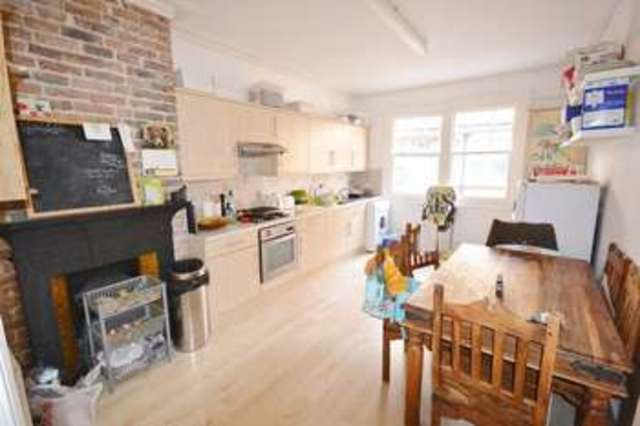  Image of 2 bedroom Flat to rent in Old Orchard Road Eastbourne BN21 at Eastbourne, BN21 1DD