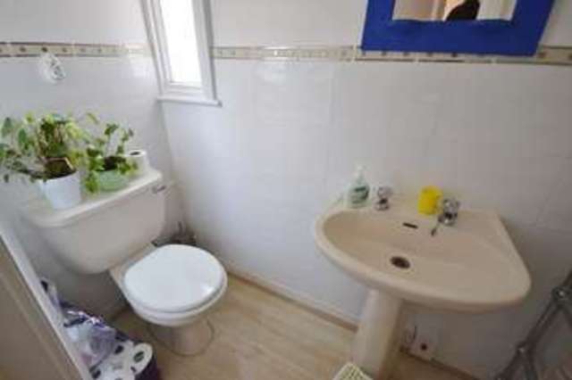  Image of 2 bedroom Flat to rent in Old Orchard Road Eastbourne BN21 at Eastbourne, BN21 1DD
