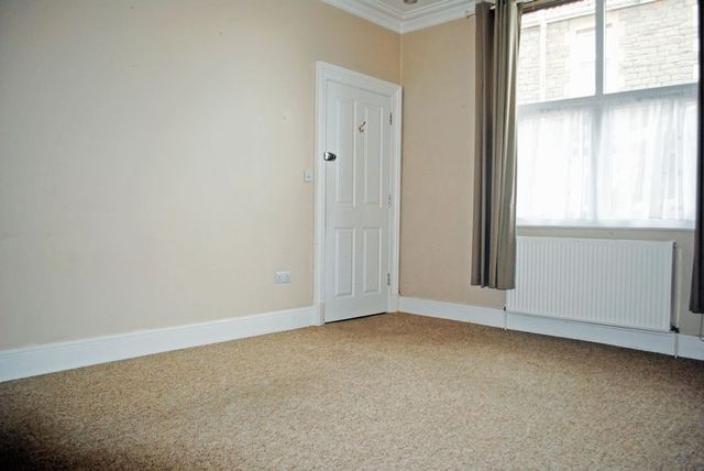  Image of 1 bedroom Flat to rent in Old Street Clevedon BS21 at Old Street  Clevedon, BS21 6BT