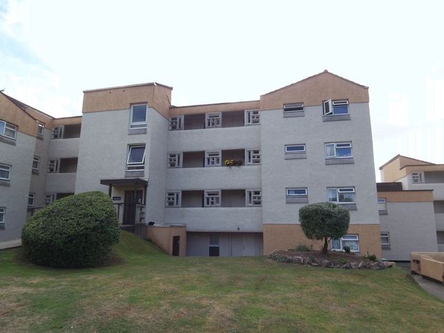  Image of 1 bedroom Flat to rent in Torwood Mount Old Torwood Road Torquay TQ1 at Old Torwood Road  Torquay, TQ1 1PX