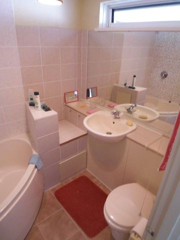  Image of 1 bedroom Flat to rent in Torwood Mount Old Torwood Road Torquay TQ1 at Old Torwood Road  Torquay, TQ1 1PX
