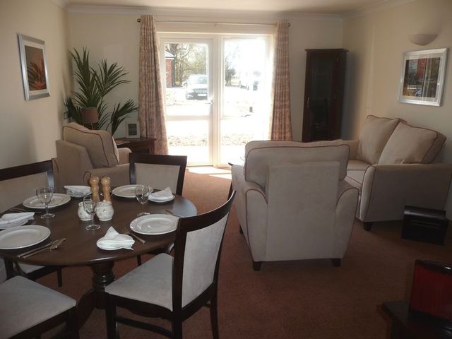  Image of 1 bedroom Flat to rent in Torun Way Swindon SN25 at Orchid Court Torun way Swindon, SN25 1TA