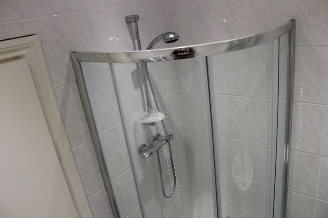  Image of 1 bedroom Apartment to rent in Oriental Place Brighton BN1 at Brighton, BN1 2LL