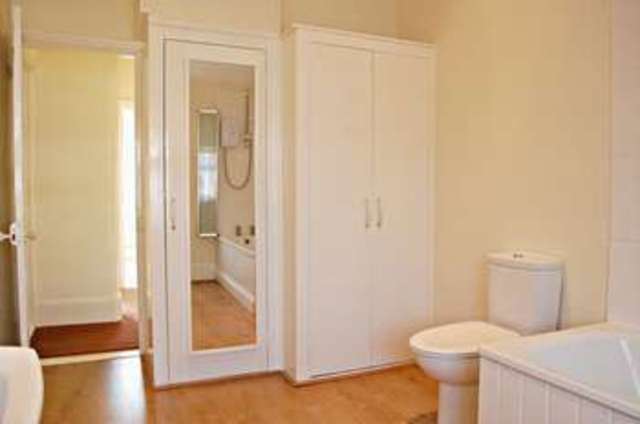  Image of 3 bedroom Terraced house to rent in Osborne Road Petersfield GU32 at Osborne Road  Petersfield, GU32 2AE