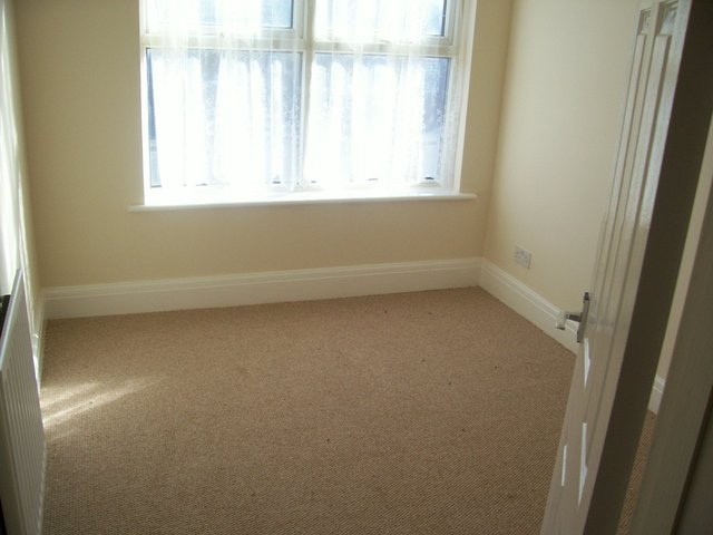  Image of 1 bedroom Flat to rent in Overpool Road Great Sutton Ellesmere Port CH66 at Ellesmere Port Cheshire Overpool, CH66 1JN