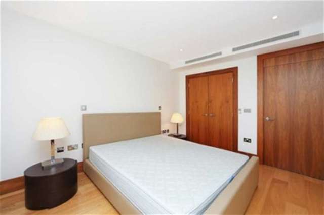  Image of 3 bedroom Flat to rent in Baker Street London NW1 at London, NW1 6XE