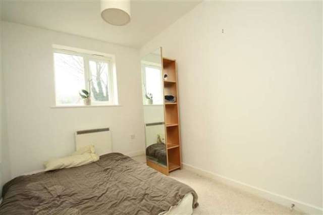  Image of 2 bedroom Flat for sale in Pavilion Road Broadwater Worthing BN14 at Broadwater, BN14 7EE