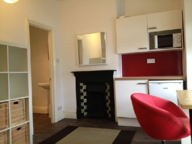  Image of 2 bedroom House Share to rent in Pershore Road Selly Park Birmingham B29 at Selly Park West Midlands Selly Park, B29 7NX