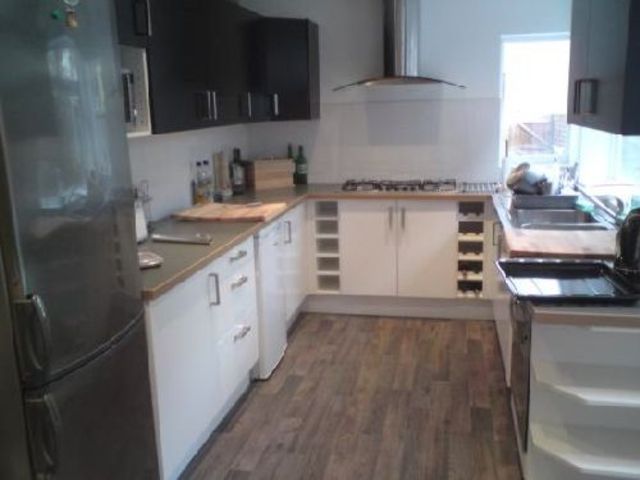  Image of 2 bedroom House Share to rent in Pershore Road Selly Park Birmingham B29 at Selly Park West Midlands Selly Park, B29 7NX
