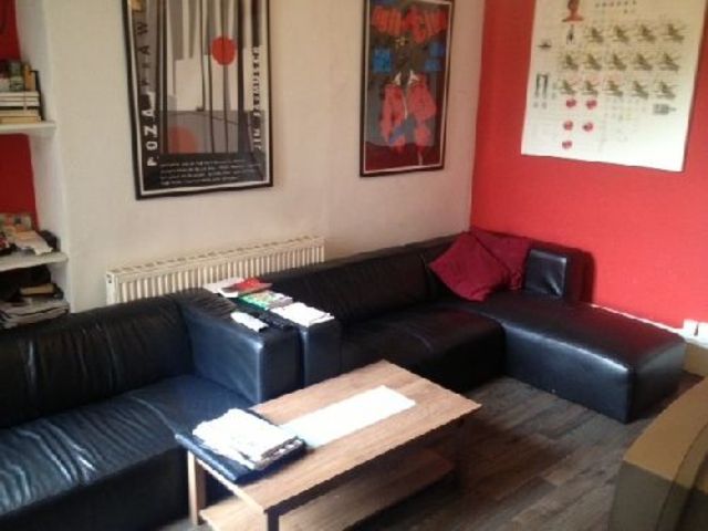  Image of 2 bedroom House Share to rent in Pershore Road Selly Park Birmingham B29 at Selly Park West Midlands Selly Park, B29 7NX