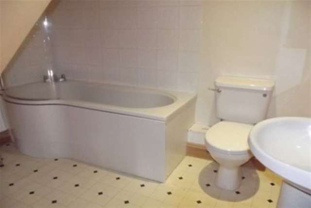  Image of 1 bedroom Detached house to rent in The Broadway Petham Canterbury CT4 at Canterbury, CT4 5RX