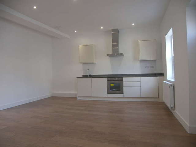  Image of 1 bedroom End of Terrace for sale in Pinner Green Pinner HA5 at Pinner Middlesex, HA5 2AF