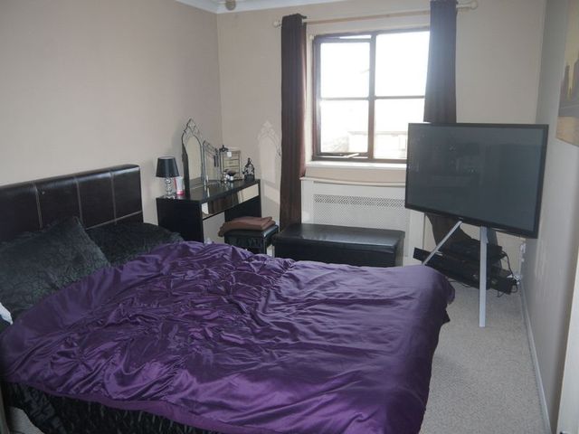  Image of 1 bedroom Flat for sale in Poets Chase Aylesbury HP21 at Poets Chase  Aylesbury, HP21 7LP