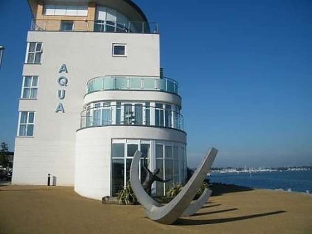  Image of 2 bedroom Flat to rent in Lifeboat Quay Poole BH15 at Lifeboat Quay  Poole, BH15 1LS
