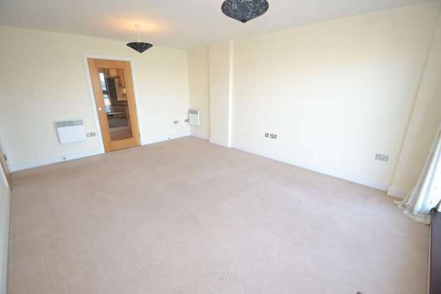  Image of 2 bedroom Flat to rent in Lifeboat Quay Poole BH15 at Lifeboat Quay  Poole, BH15 1LS