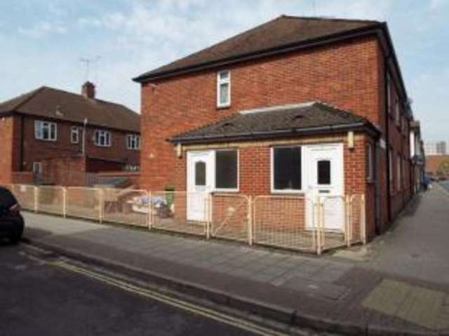  Image of 2 bedroom Flat for sale in St. Faiths Road Portsmouth PO1 at Portsmouth Hampshire Fratton, PO1 1EE