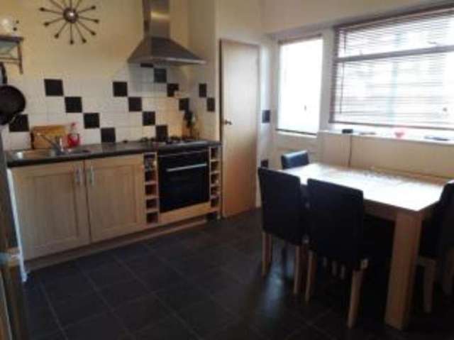  Image of 2 bedroom Flat for sale in Oriel Road Portsmouth PO2 at Portsmouth Hampshire North End, PO2 9EQ