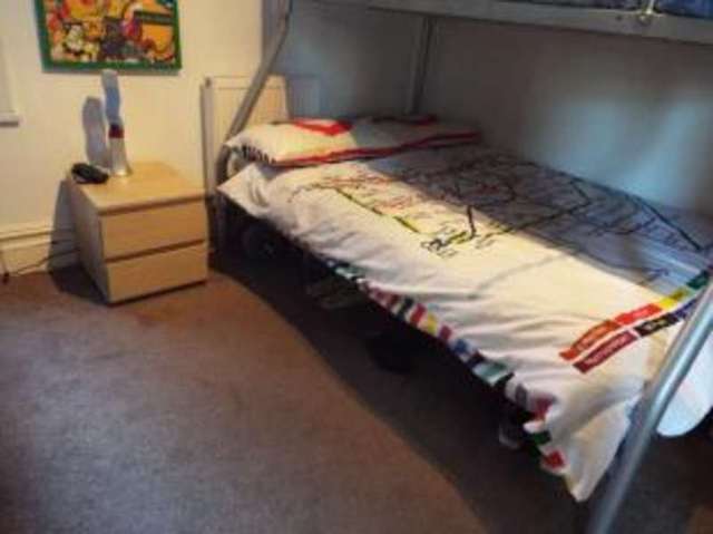  Image of 2 bedroom Flat for sale in Oriel Road Portsmouth PO2 at Portsmouth Hampshire North End, PO2 9EQ