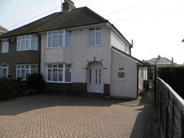  Image of 3 bedroom Semi-Detached house to rent in Poulters Lane Broadwater Worthing BN14 at Poulters Lane  Worthing, BN14 7SS